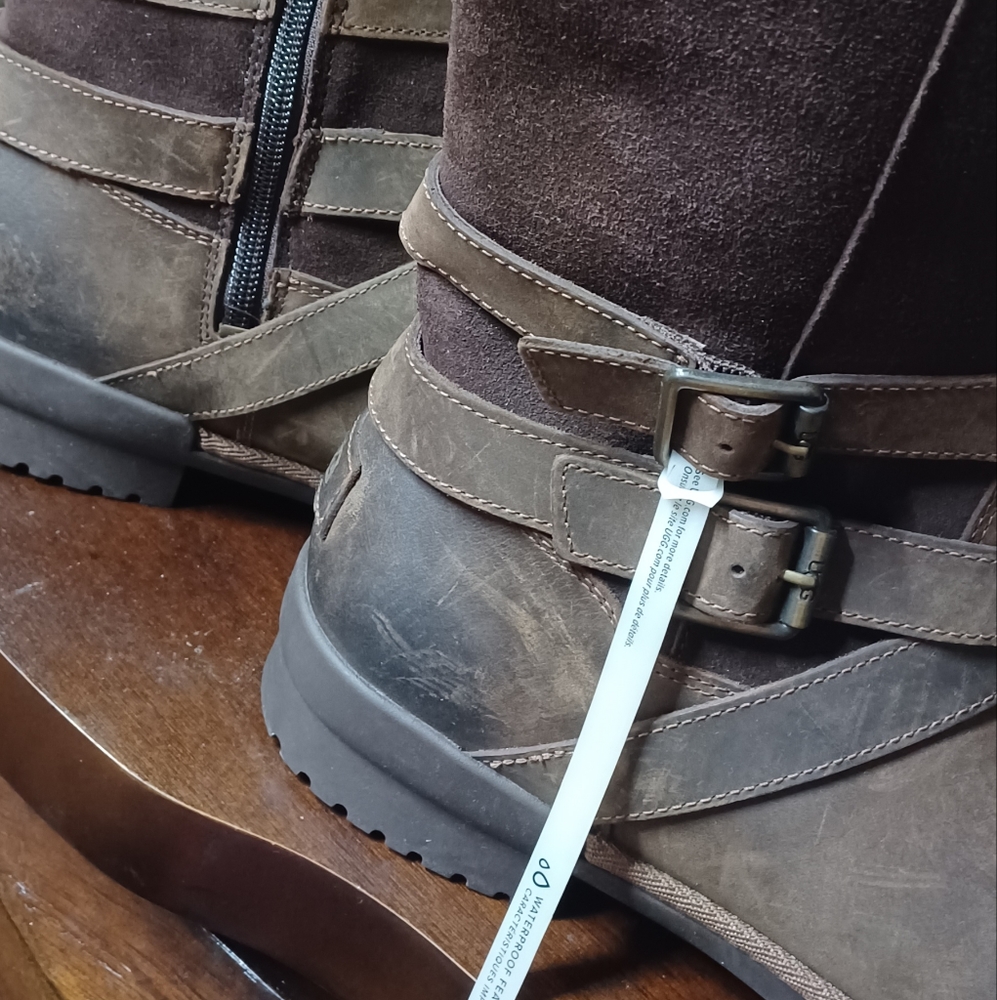 UGG - Picture 3 of 11
